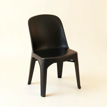 Ridge Bend Small Chair - Black (synthetic illustration; no displayed measurements)