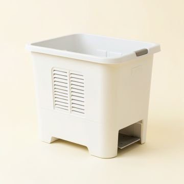 Summit Canyon Closed Garden Compost Bin - White (synthetic illustration; no displayed measurements)