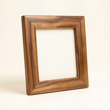 16 '' X 20 '' Traditional Walnut Picture Frame (synthetic illustration; no displayed measurements)