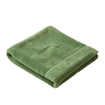 Holly Arc Bath Towel