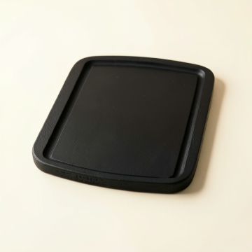 Wren Bridge Cutting Board - Black (synthetic illustration; no displayed measurements)