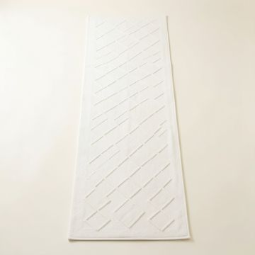 Wren Bridge Narrow Runner Rug - White (synthetic illustration; no displayed measurements)