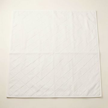 Spruce Dell Bath Mat - White (synthetic illustration; no displayed measurements)