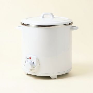 Brentwood 3 Qt . Kitchen Slow Cooker (synthetic illustration; no displayed measurements)