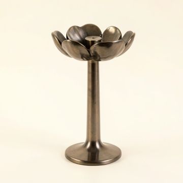 Berens Floor Flower Stand (synthetic illustration; no displayed measurements)