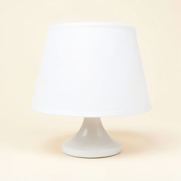 5 '' H X 4 '' W Linen Empire Candelabra Shade ( Clip On ) In White (synthetic illustration; no displayed measurements)