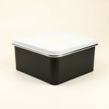 Countryside Bread Box (synthetic illustration; no displayed measurements)