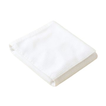 Meadow Arc Bath Towel - White (synthetic illustration; no displayed measurements)
