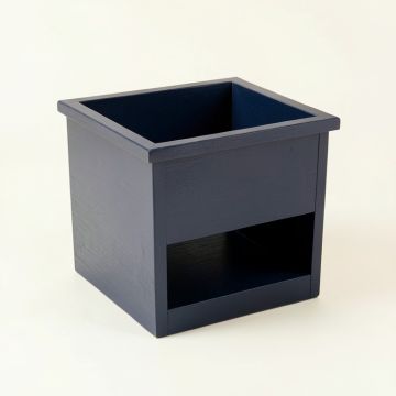 Glen Crest Empty Raised Planter - Navy (synthetic illustration; no displayed measurements)