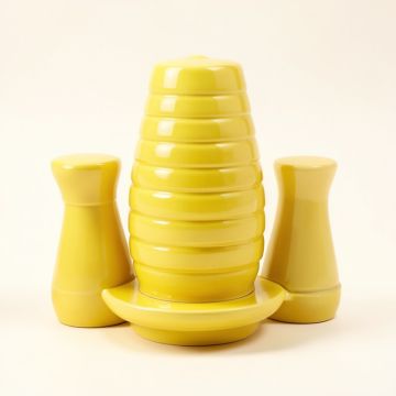 Cosmos Gifts Bee Hive With Plate Salt And Pepper Set (synthetic illustration; no displayed measurements)