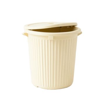Hazel Bluff Closed Garden Compost Bin - Ivory