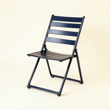 Meadow Bluff Folding Outdoor Chair - Navy (synthetic illustration; no displayed measurements)