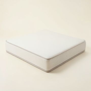 Alexia 4 '' Gel Memory Foam Mattress Topper (synthetic illustration; no displayed measurements)