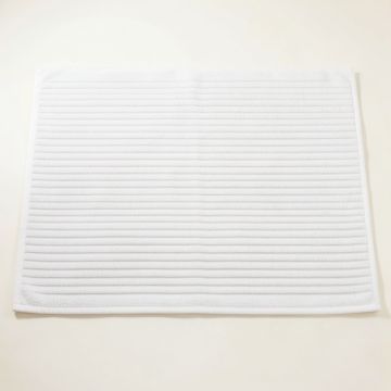 Aspen Bridge Bath Mat - White (synthetic illustration; no displayed measurements)