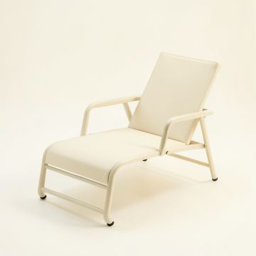 Ridge Crossing Outdoor Lounge Chair - Ivory (synthetic illustration; no displayed measurements)