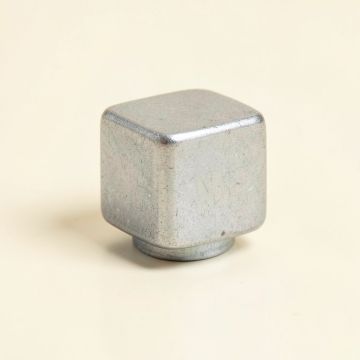 Aqui Di Zen 1 1/2 '' Square Knob (synthetic illustration; no displayed measurements)