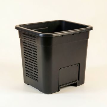 Cove Bluff Closed Garden Compost Bin - Black (synthetic illustration; no displayed measurements)