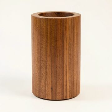 Byrant Plant Stand (synthetic illustration; no displayed measurements)