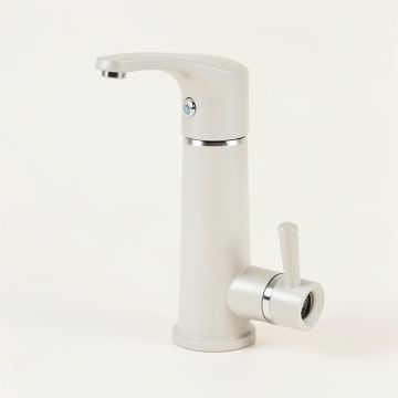 Stryke Widespread Bathroom Faucet With Drain Assembly And Diamond™ Seal Technology (synthetic illustration; no displayed measurements)