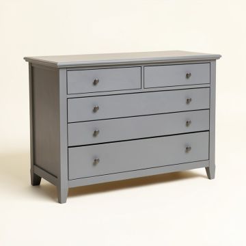 Otisfield Standard Dresser (synthetic illustration; no displayed measurements)