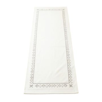 Shore Bluff Narrow Runner Rug - White