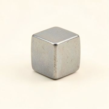 Contour 1 1/8 '' Length Square Knob (synthetic illustration; no displayed measurements)