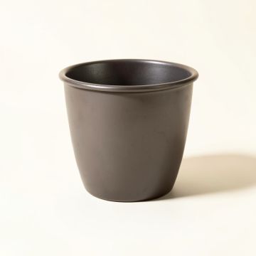Planter (synthetic illustration; no displayed measurements)