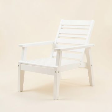 Cliff Bridge Outdoor Lounge Chair - White (synthetic illustration; no displayed measurements)