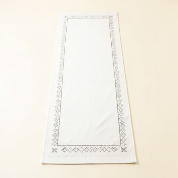 Shore Bluff Narrow Runner Rug - White (synthetic illustration; no displayed measurements)