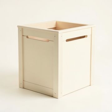 Laurel Crest Closed Garden Compost Bin - Cream (synthetic illustration; no displayed measurements)