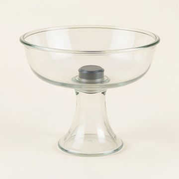 Sunflower Solar Birdbath (synthetic illustration; no displayed measurements)