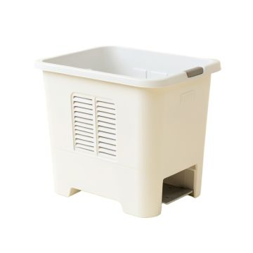 Summit Canyon Closed Garden Compost Bin - White