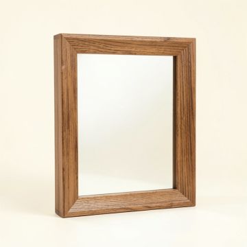 Gigasso Mirror (synthetic illustration; no displayed measurements)
