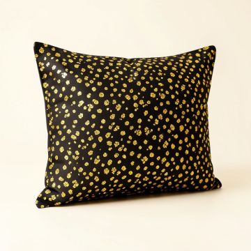 Goldadots Pillowcase (synthetic illustration; no displayed measurements)