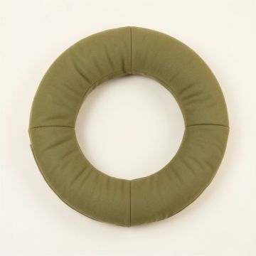 22 '' Polyester Wreath (synthetic illustration; no displayed measurements)