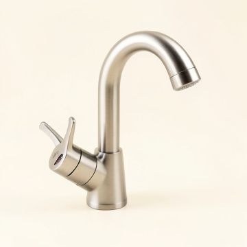 Align Smart Touchless Single Handle Kitchen Faucet With Wave , Power Clean , Duralock And Reflex (synthetic illustration; no displayed measurements)