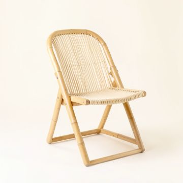 Meadow Bridge Folding Outdoor Chair - Ivory (synthetic illustration; no displayed measurements)