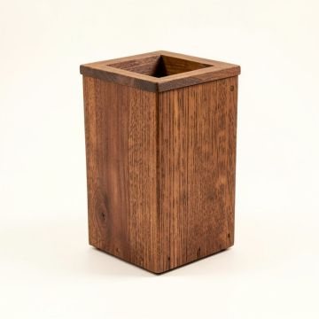 Kisner Plant Stand (synthetic illustration; no displayed measurements)