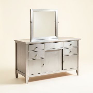 Saavedra Vanity (synthetic illustration; no displayed measurements)
