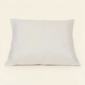 Kinzie Silky Pillowcase (synthetic illustration; no displayed measurements)
