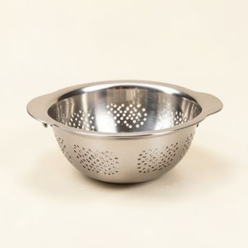Epicurious Stainless Steel Colander (synthetic illustration; no displayed measurements)