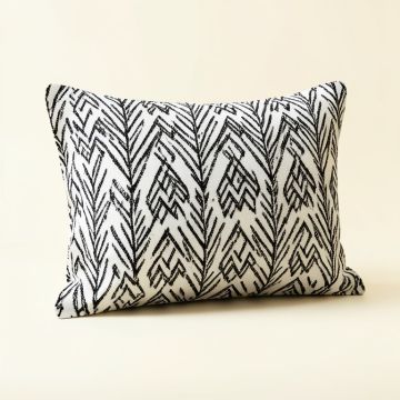 Rustic Patch Geometric Arrow Print Body Pillowcase (synthetic illustration; no displayed measurements)