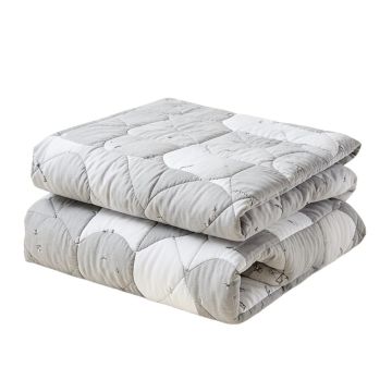 Benny Pineapples Reversible Quilt Set