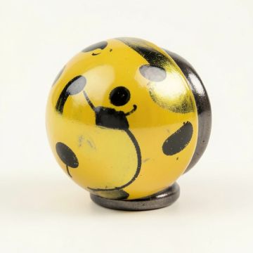 Oversized Handpainted 2 1/2 '' Bee Novelty Knob Multipack (synthetic illustration; no displayed measurements)