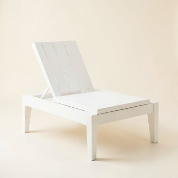 Aspen Bluff Outdoor Lounge Chair - White (synthetic illustration; no displayed measurements)