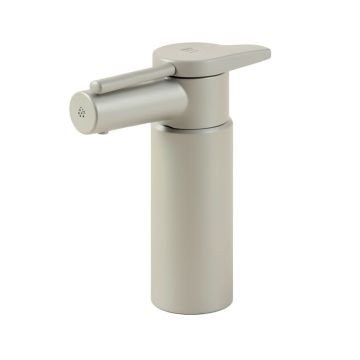 Made To Match Gourmetier Single Handle Pull-Out Kitchen Faucet Sprayer