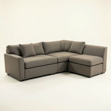 Brockville 137.5 '' Wide Reversible Sleeper Sectional With Ottoman (synthetic illustration; no displayed measurements)