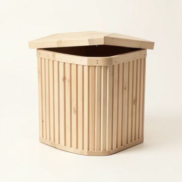 Reed Bluff Closed Garden Compost Bin - Beige (synthetic illustration; no displayed measurements)