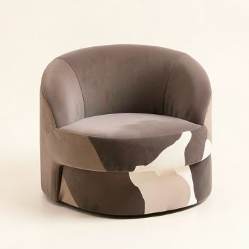 Hansell Milky The Cow Kids Chair (synthetic illustration; no displayed measurements)