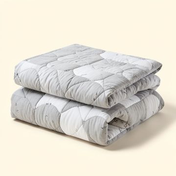 Benny Pineapples Reversible Quilt Set (synthetic illustration; no displayed measurements)
